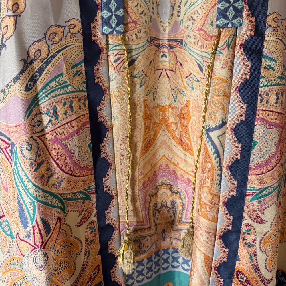 Chico's Medallion Print 100% Silk Ruana Wrap S/M - Picture 4 of 11